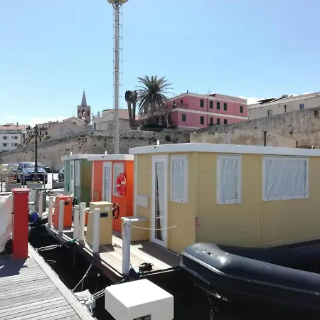 아파트 House Boat Gialla *